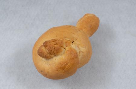 Velikonočni ptiček iz mlečnega testa, mlajši izdelek.   